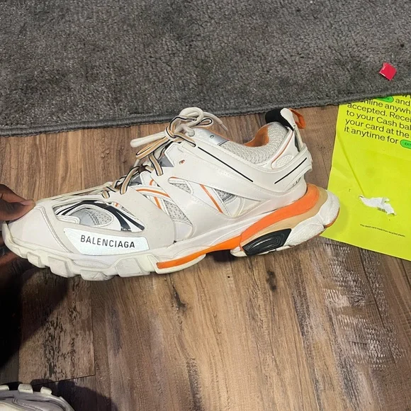 Balenciaga Dynamic White and Orange Sneakers - Picture 2 of 7